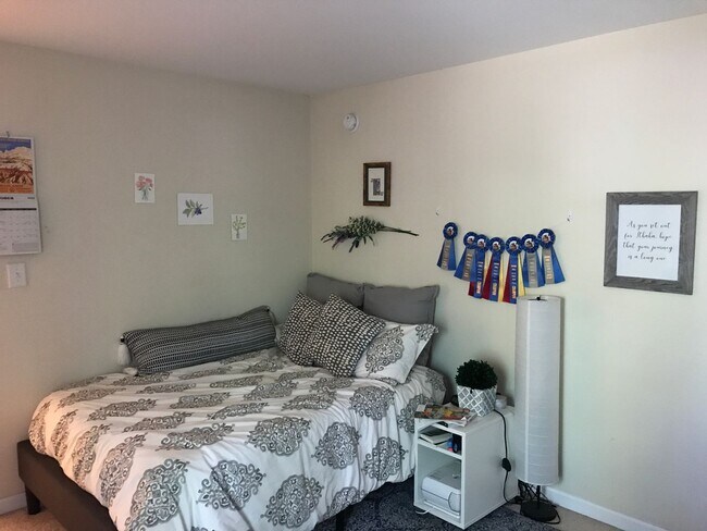 Foto del edificio - 445 McCauley St