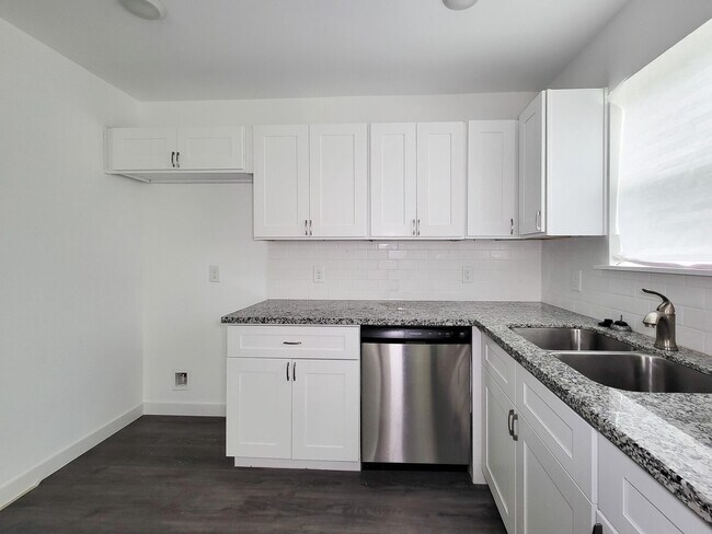 Foto del edificio - 8122 Sterlingshire St