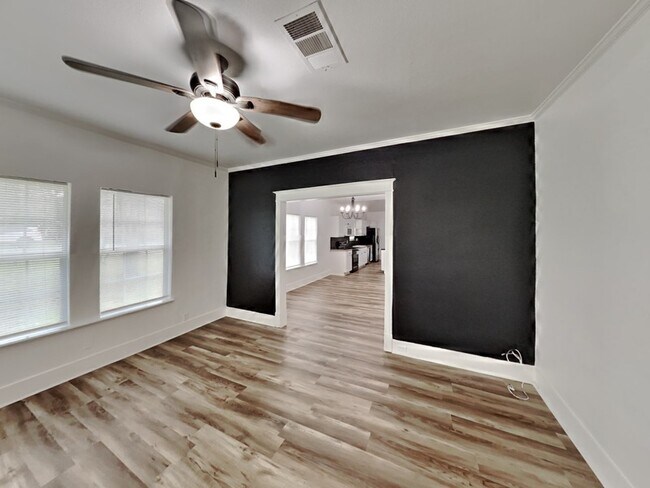 Building Photo - 26998 Hogan Dr