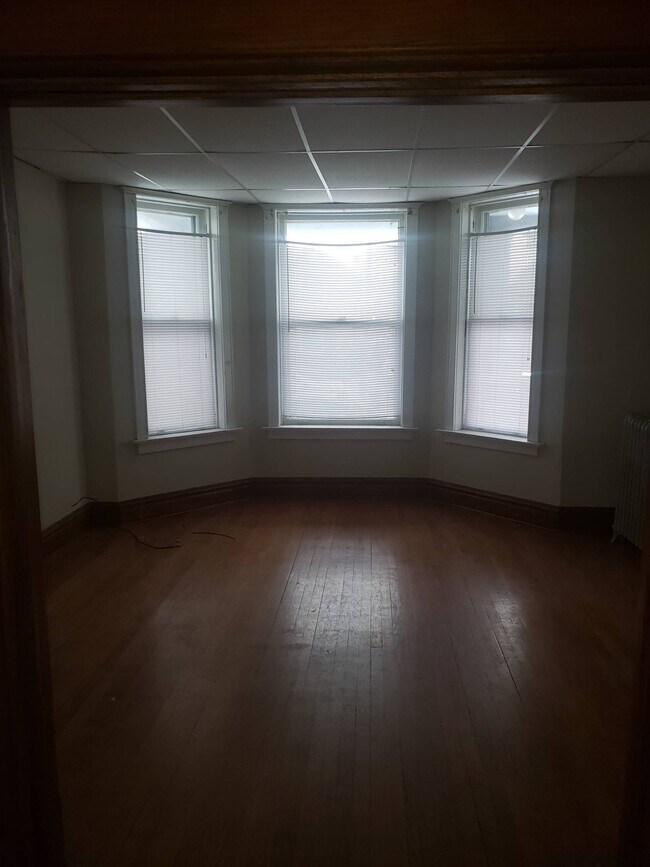 4515 Magoun Ave Unit 1F, East Chicago, IN 46312 Room for Rent in East