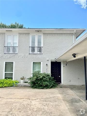Building Photo - 15826 El Estado Dr