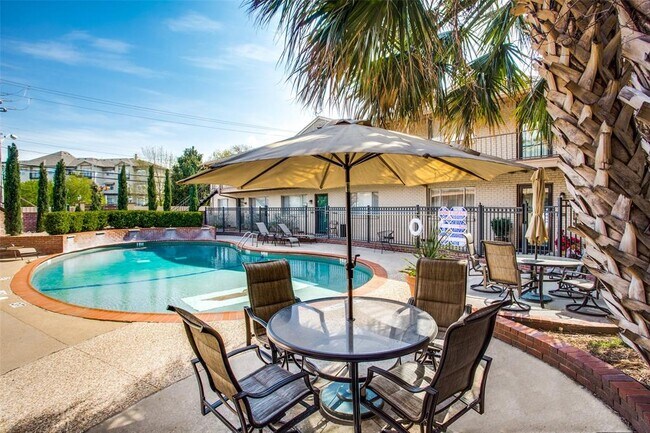Foto del edificio - 4701 Cedar Springs Rd