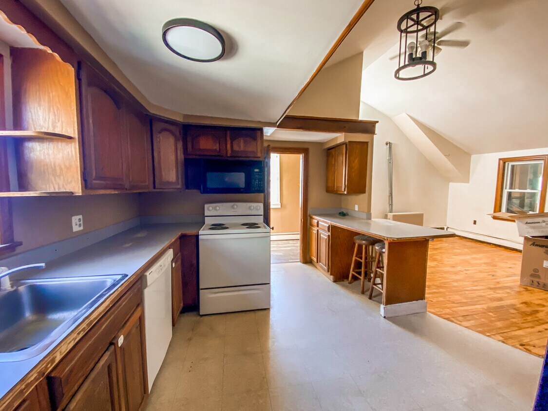Foto principal - 680 Maine Ave