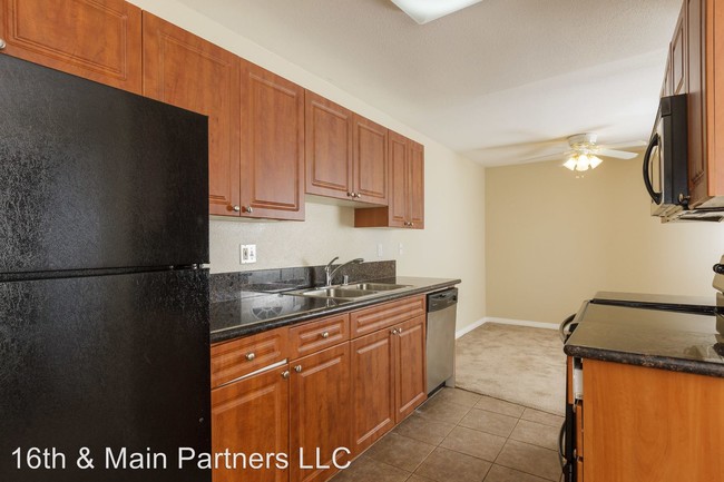 Building Photo - 2910-3040 Alta View Dr