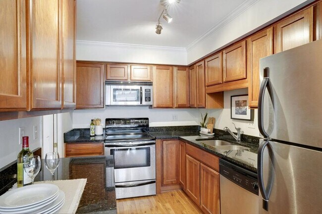 Kitchen - 2727 W 43rd St