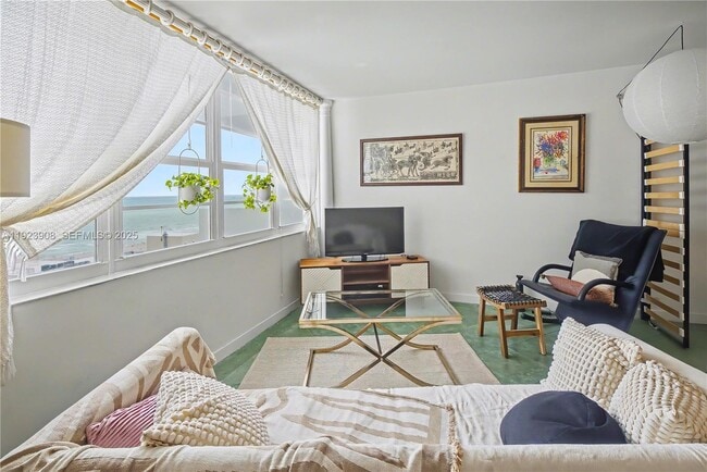 Foto del edificio - 100 Lincoln Rd