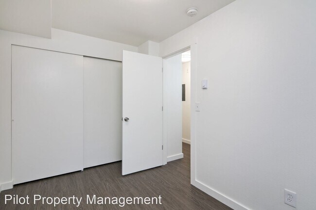 Foto del edificio - 3630 22nd Ave W