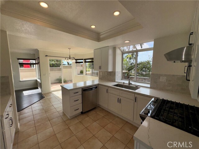 Building Photo - 25985 Ravenna Rd