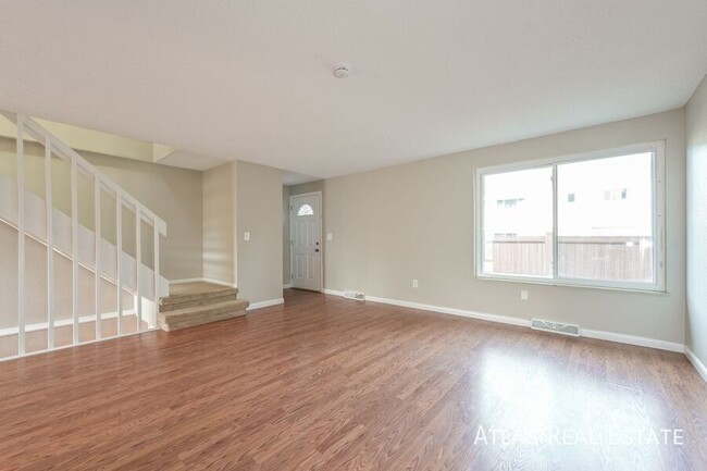 Building Photo - 4336 E Maplewood Way