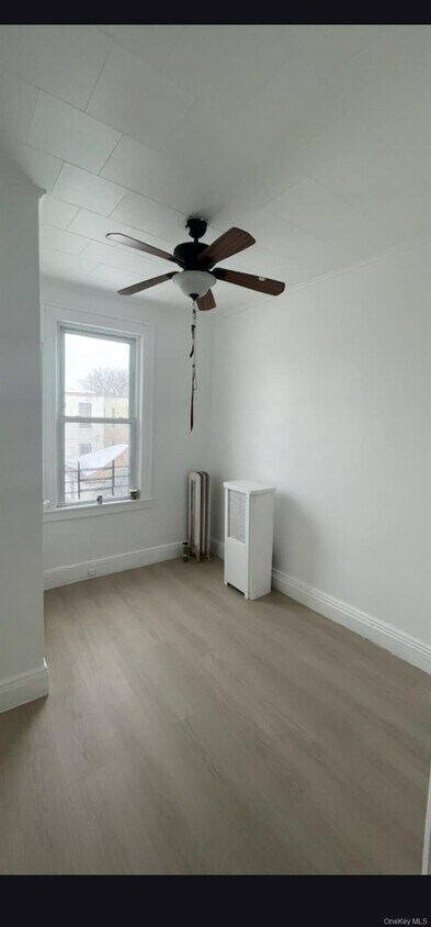 Foto del edificio - 109-35-10112 112th St