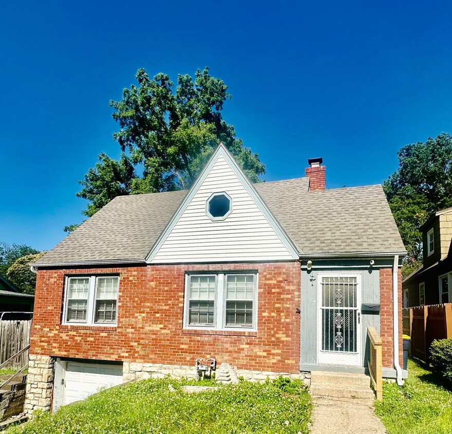 Primary Photo - Amazing 4 Bedroom Home For Rent!
