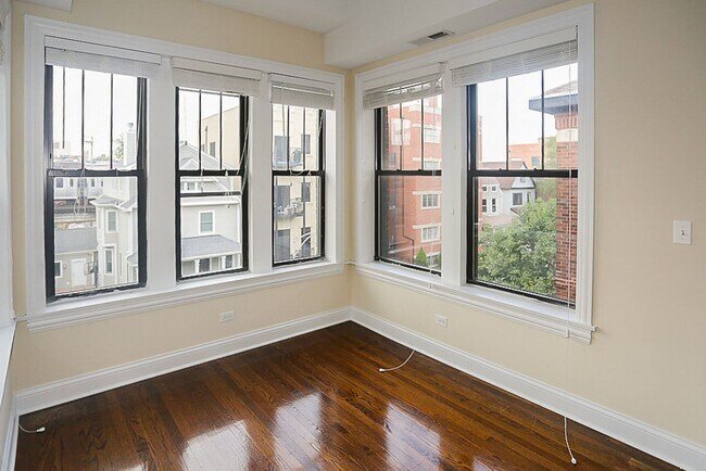 Foto del edificio - 3706 N Wilton Ave