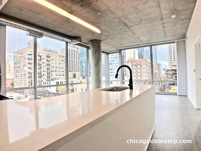Building Photo - 1401 N State St