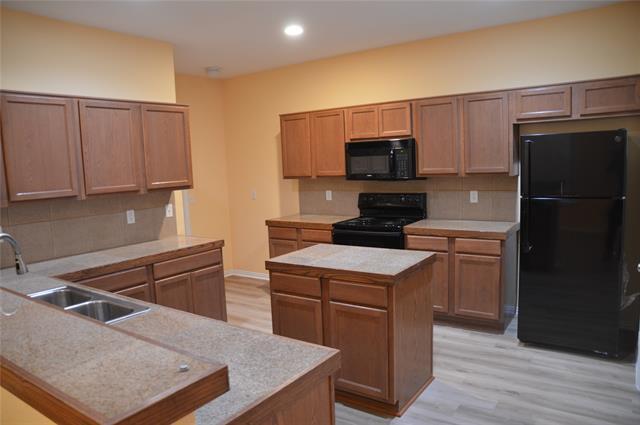 Building Photo - 333 Regency Dr