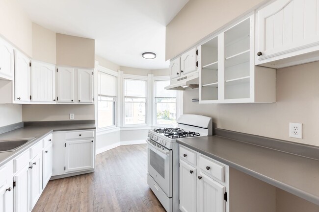 Photo - Hudson Ave. Apartment