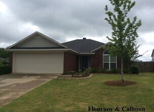 Building Photo - 6078 White Pine Dr