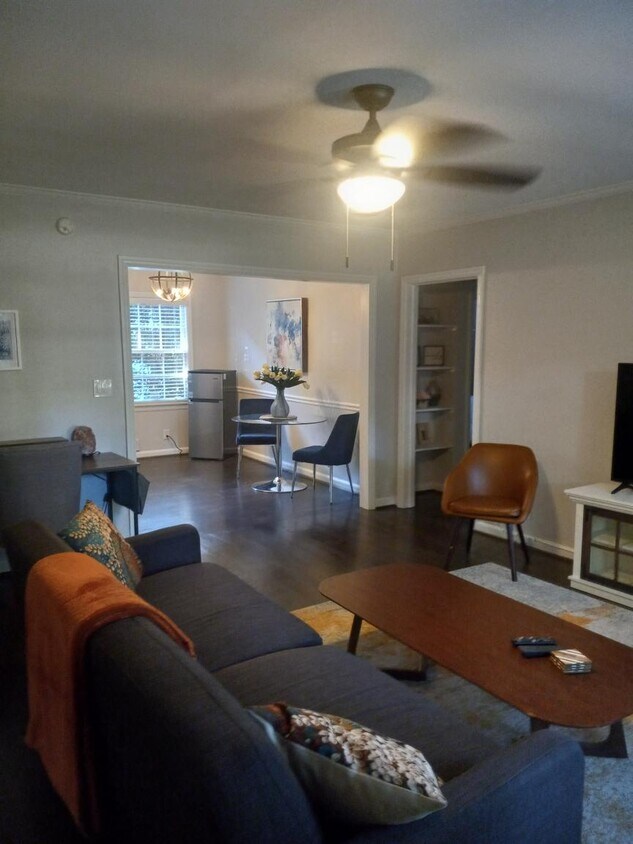 Primary Photo - 425 Lindbergh Dr NE