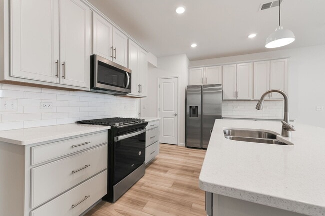 Building Photo - 672 Switchgrass Wy