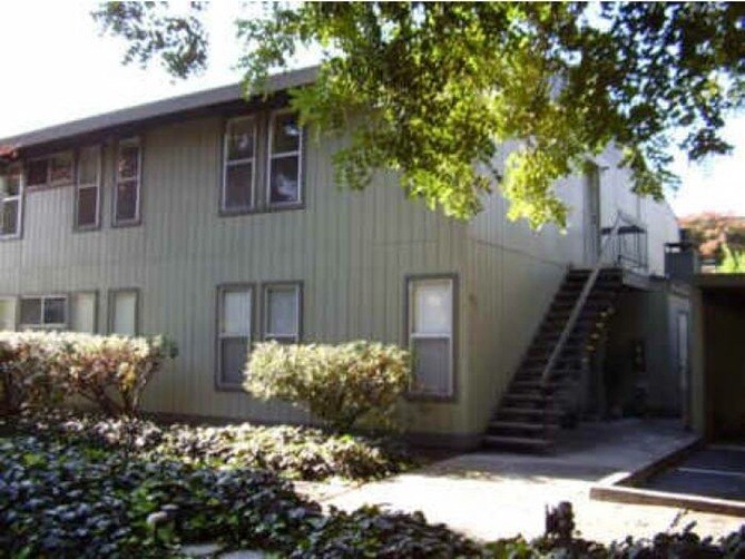 Primary Photo - 675 Vinemaple Ave
