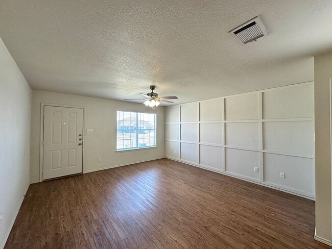 Building Photo - 6410 Temora Loop