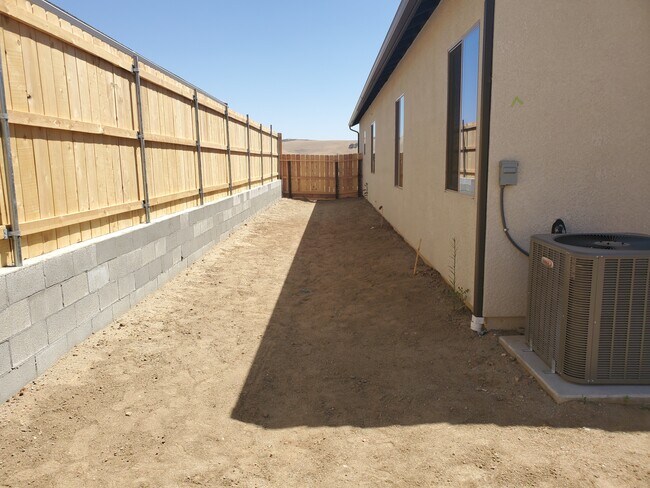 Building Photo - 19720 Desert Willow Ln
