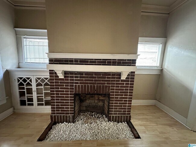 Building Photo - 1502 16th Ave S