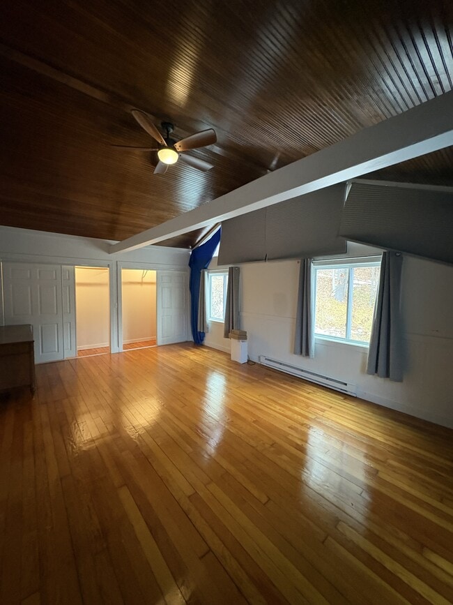 Foto del edificio - 7 Old Farm Rd