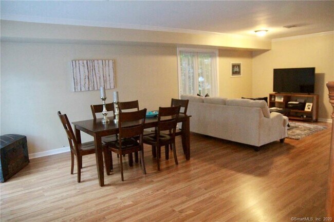 Foto del edificio - 23 Woodland Rd