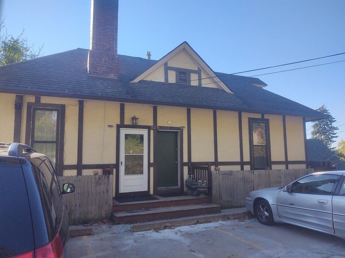Primary Photo - SW 528 W 6th St