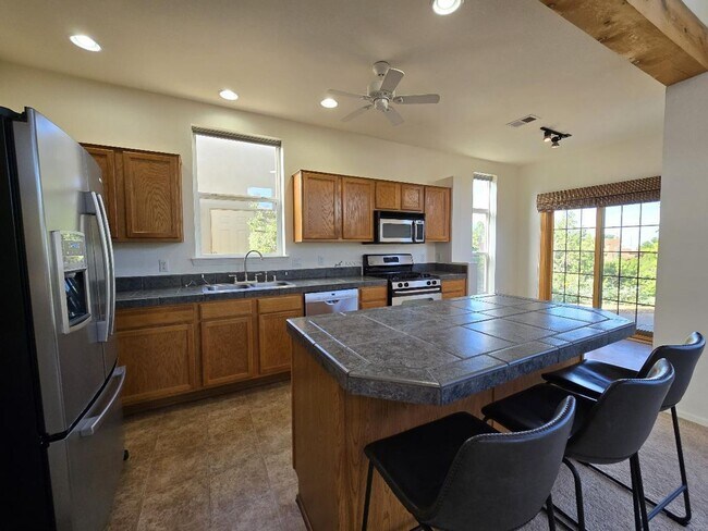 Foto del edificio - 4252 Falling Star Ln