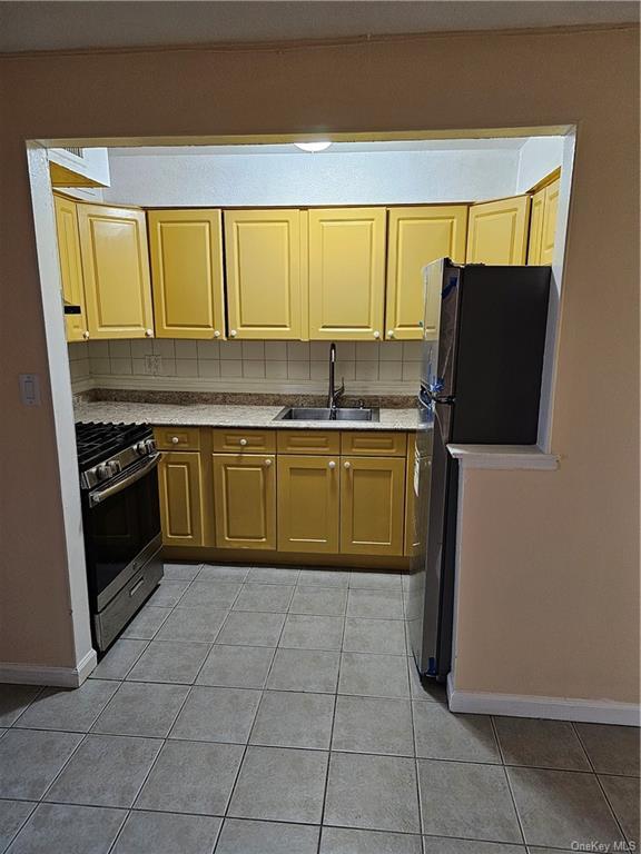 814 E 225th St, The Bronx, NY 10466 Room for Rent in The Bronx, NY