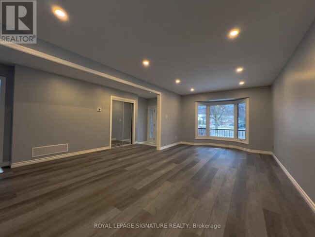 Building Photo - 2111 Lynn Heights Dr