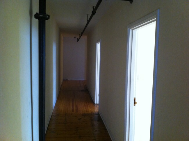 Building Photo - 263 N Ocoee St