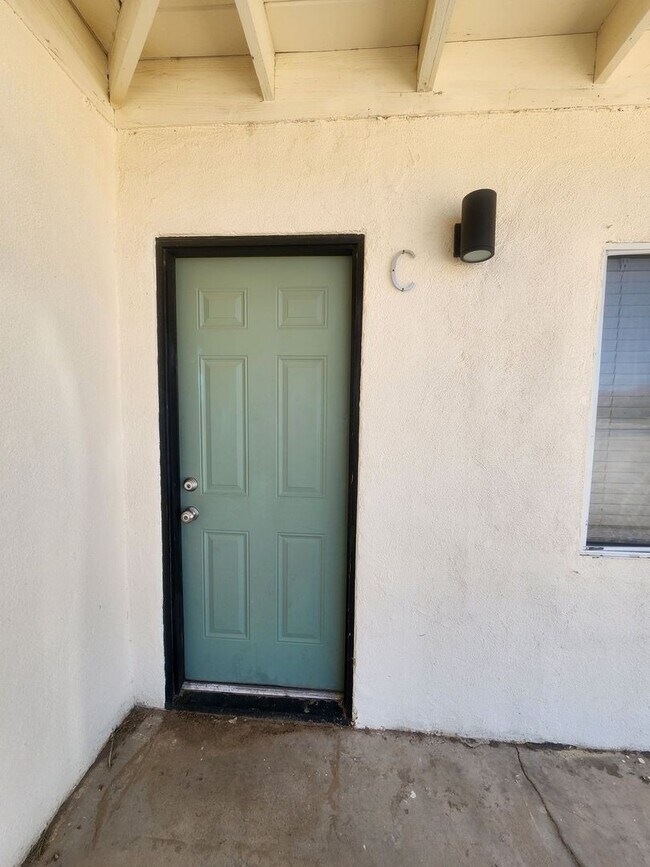 Foto del edificio - 6688 Split Rock Ave