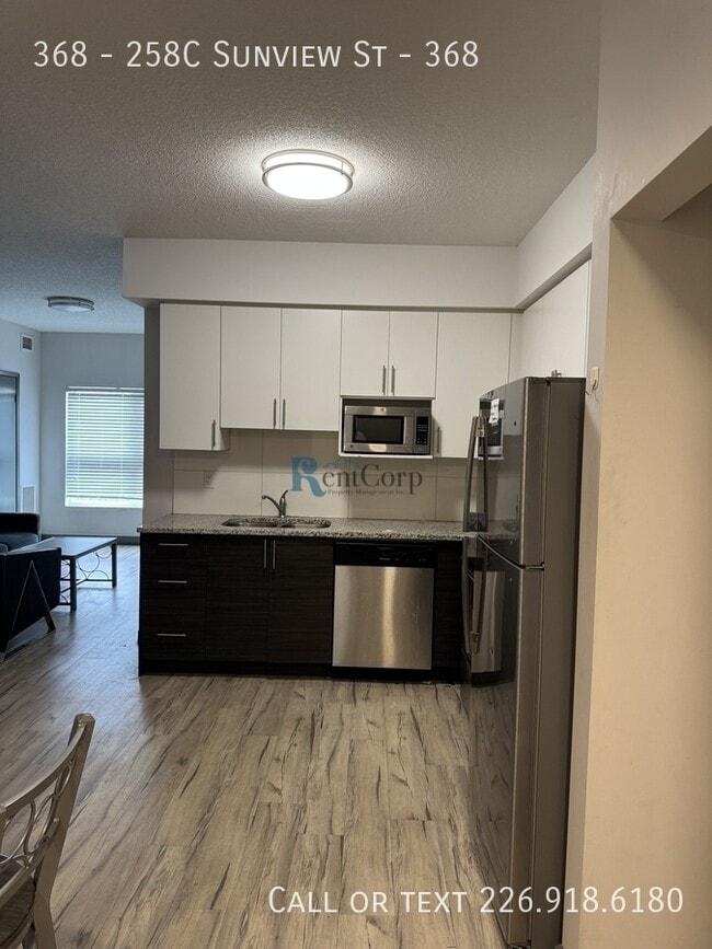 Building Photo - 258C-258C Sunview St