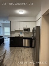 Building Photo - 258C-258C Sunview St