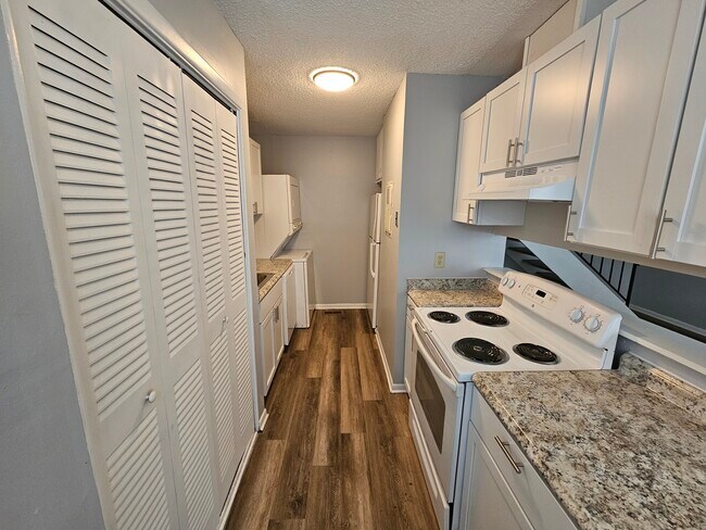 Building Photo - 6476 Lupine Terrace