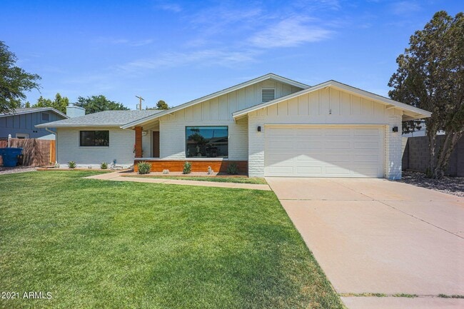 Photo - 8133 N 16th Dr House