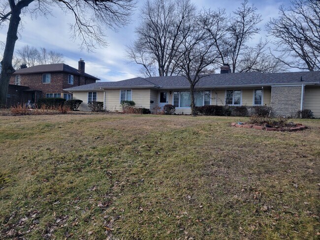 Foto del edificio - 2123 Eileen Rd