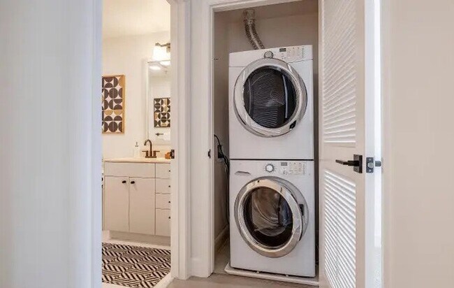 Photo - 246 2nd St Apartment