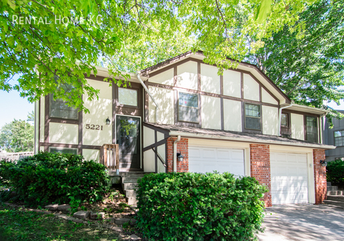 Building Photo - 3-bedroom / 2-bath Duplex w finished lower...