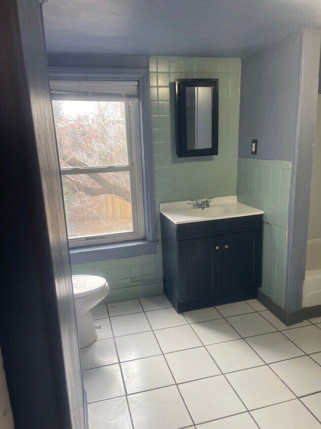Foto del edificio - 122 W Elm St