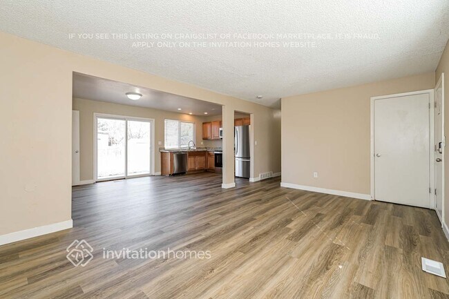 Building Photo - 2881 S Olathe Ct