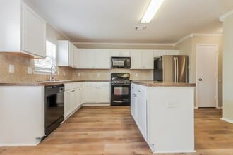 Building Photo - 7626 Village Mill Ln