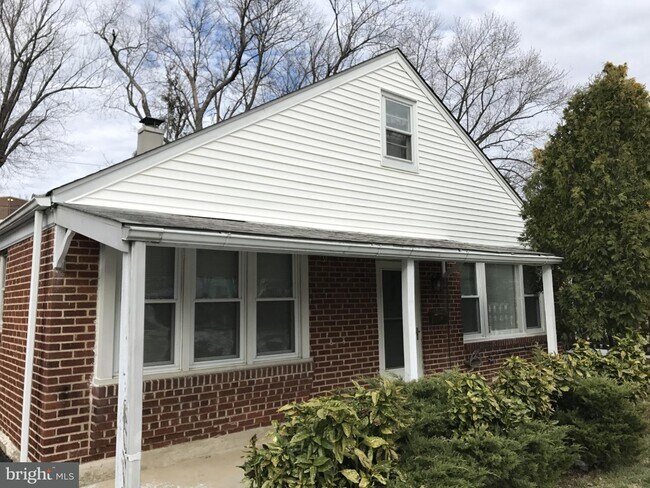 Building Photo - 21 Brookside Rd