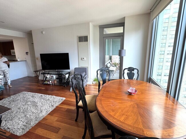 Foto del edificio - 160 E Illinois St