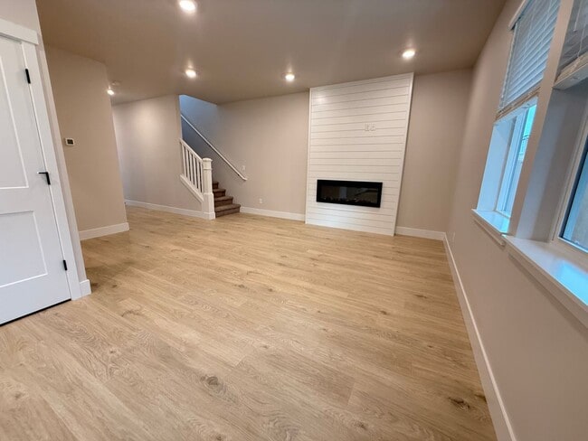 Foto del edificio - Brand New Stunning 5 Bed/3 Bath Home - Steven's Ranch