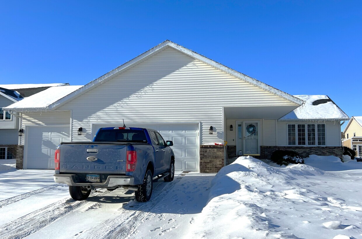Primary Photo - 628 Grayhawk Dr