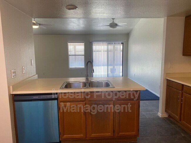 Building Photo - 965 N Nielson St