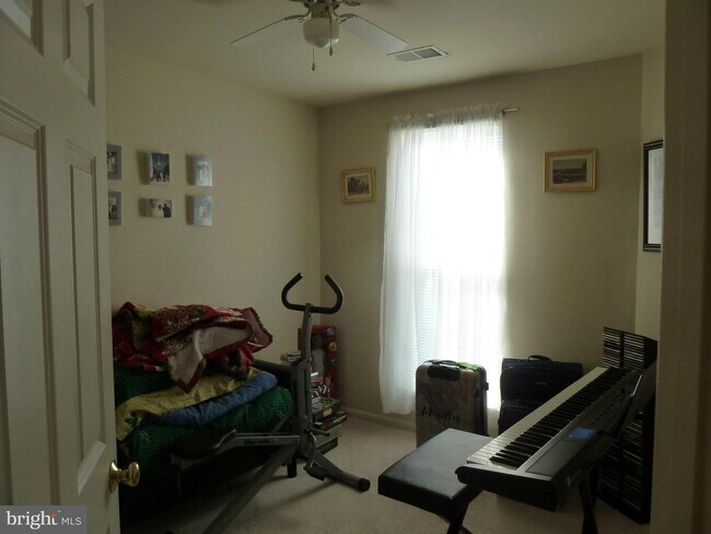 Foto del edificio - 43092 Hunters Green Square